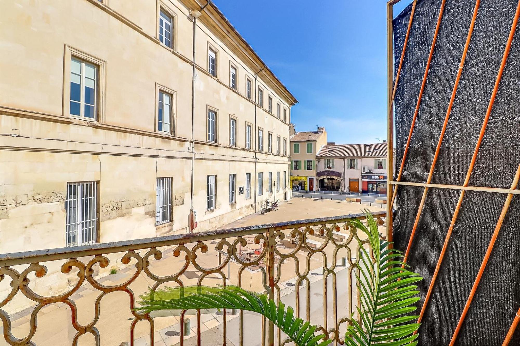 Blue De Nimes - Central - Balcon Apartment Luaran gambar