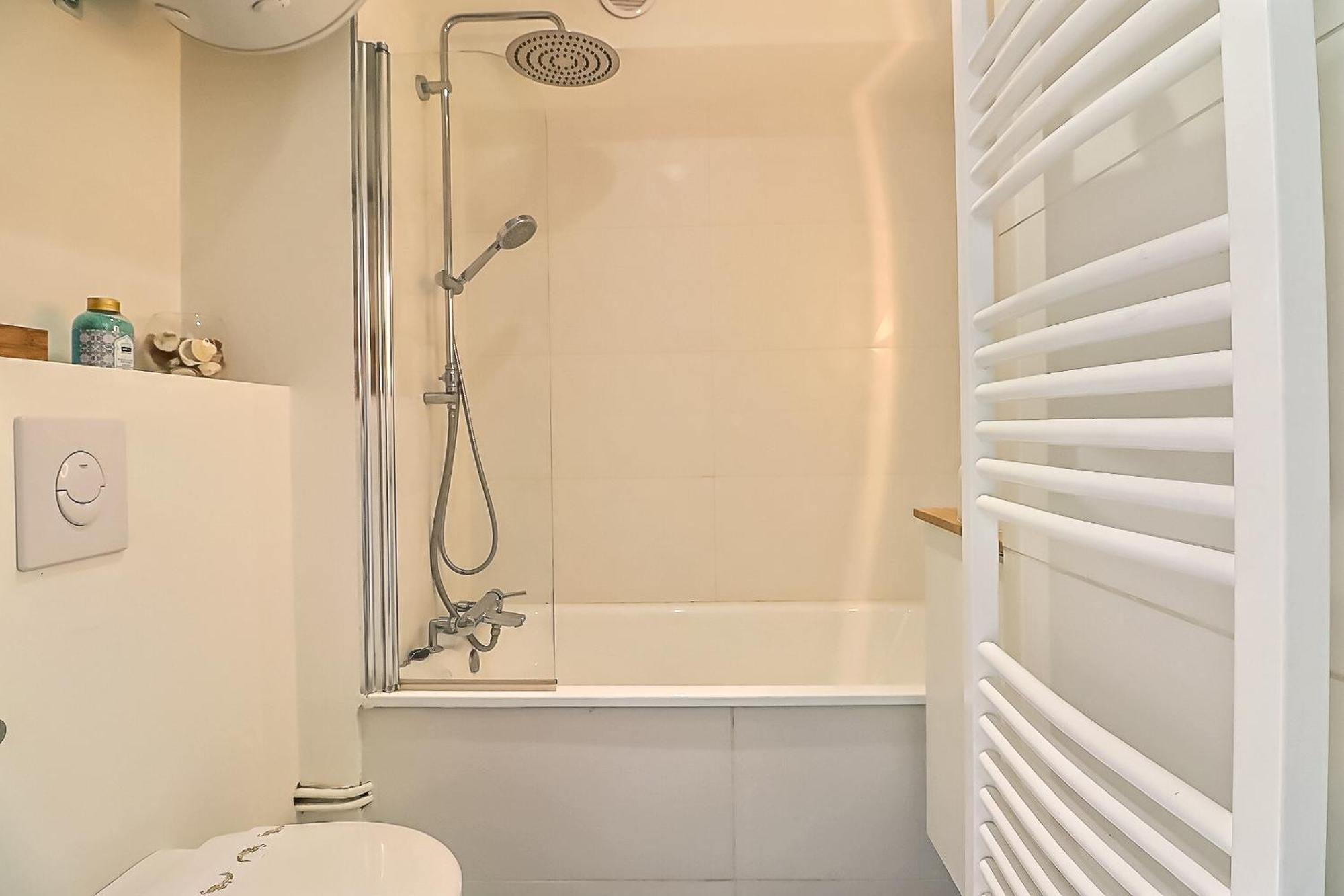 Blue De Nimes - Central - Balcon Apartment Luaran gambar